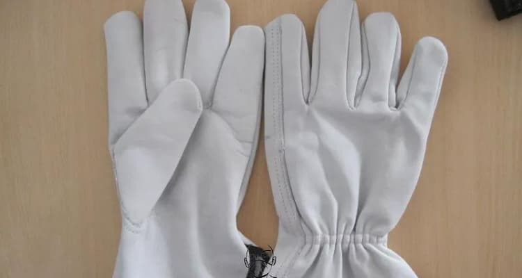 guantes de cuero blanco 1